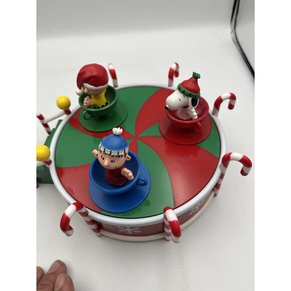 Gemmy Peanuts Gang Spinning Teacups Musical Carousel 10 Christmas - *NOT Work* - Picture 5 of 9